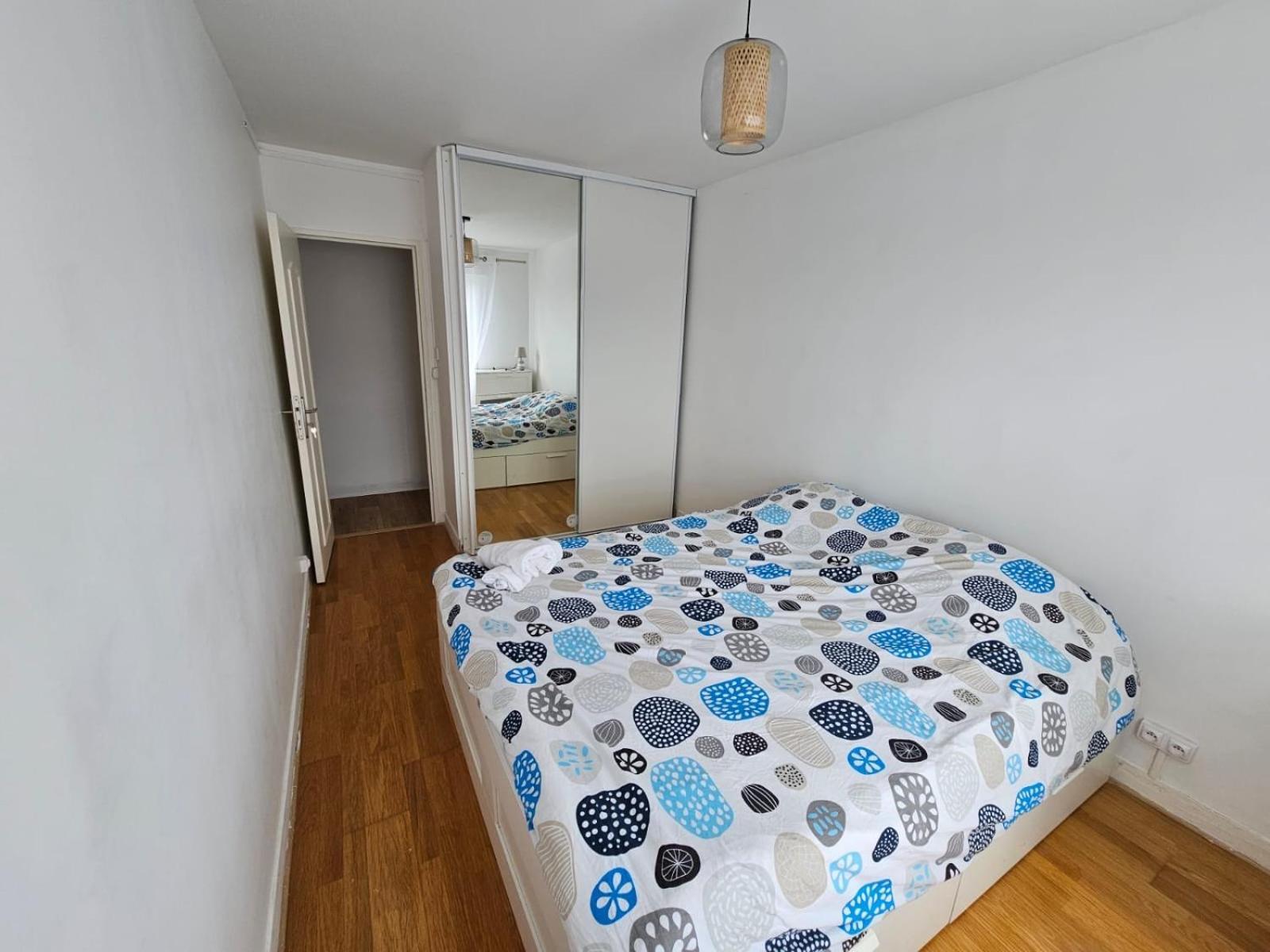 דירות בזונס Elegant 3 Pieces Proche Paris La Defense מראה חיצוני תמונה