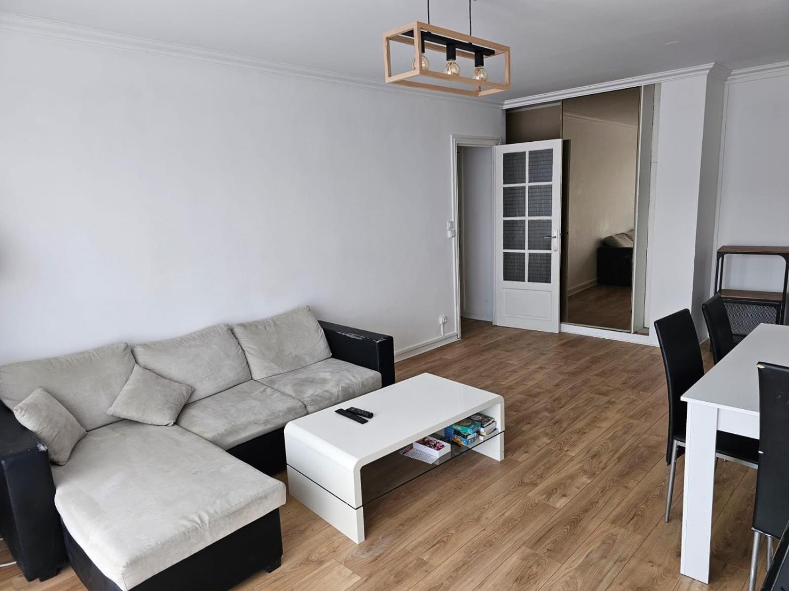 דירות בזונס Elegant 3 Pieces Proche Paris La Defense מראה חיצוני תמונה
