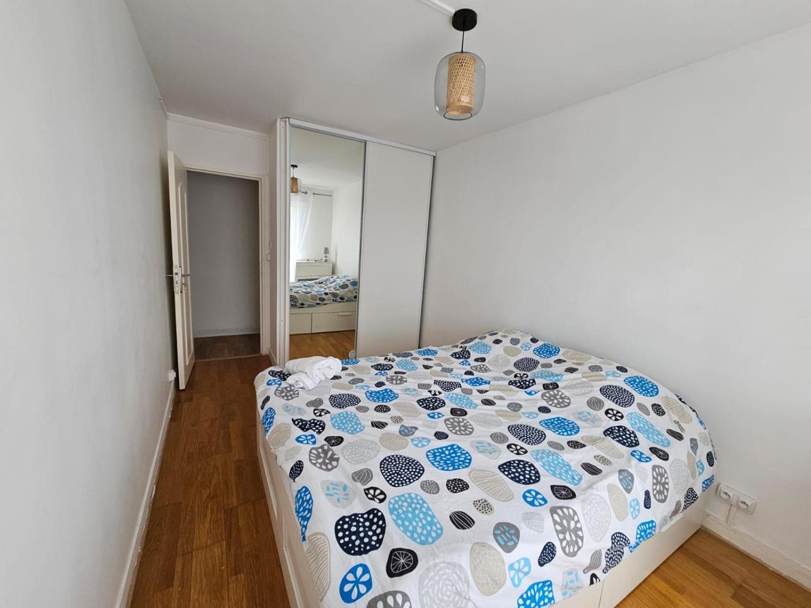 דירות בזונס Elegant 3 Pieces Proche Paris La Defense מראה חיצוני תמונה